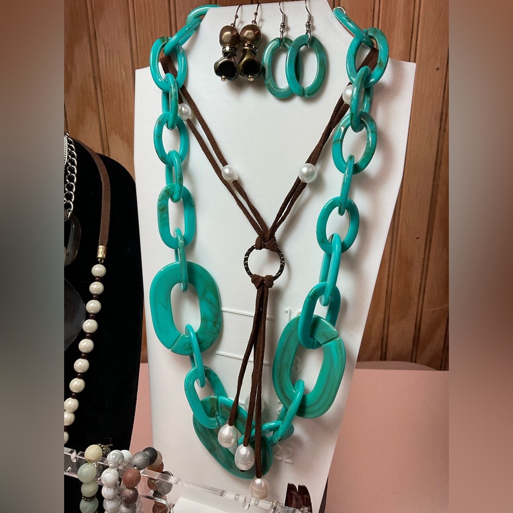 Jewelry Bundle #12 - Picture 2 of 7